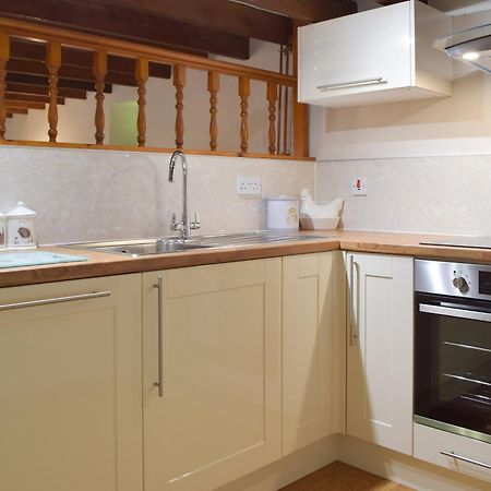 Villa Hay Barn - Dinas Country Club Esterno foto